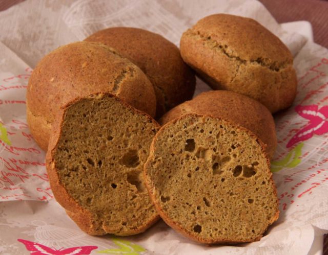 Leinmehl-Hanf-Brötchen