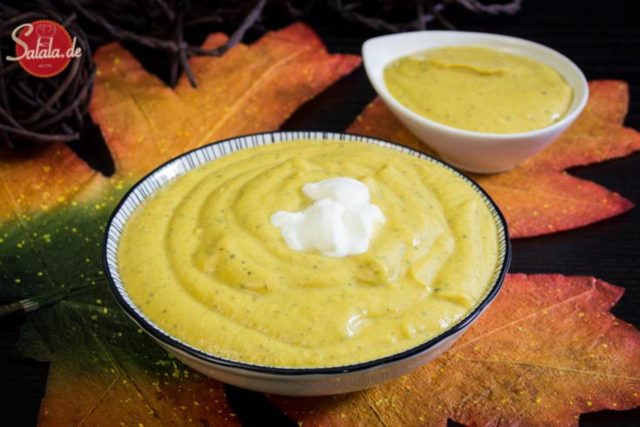 Zucchini-Kuerbis-Suppe Low Carb salala.de