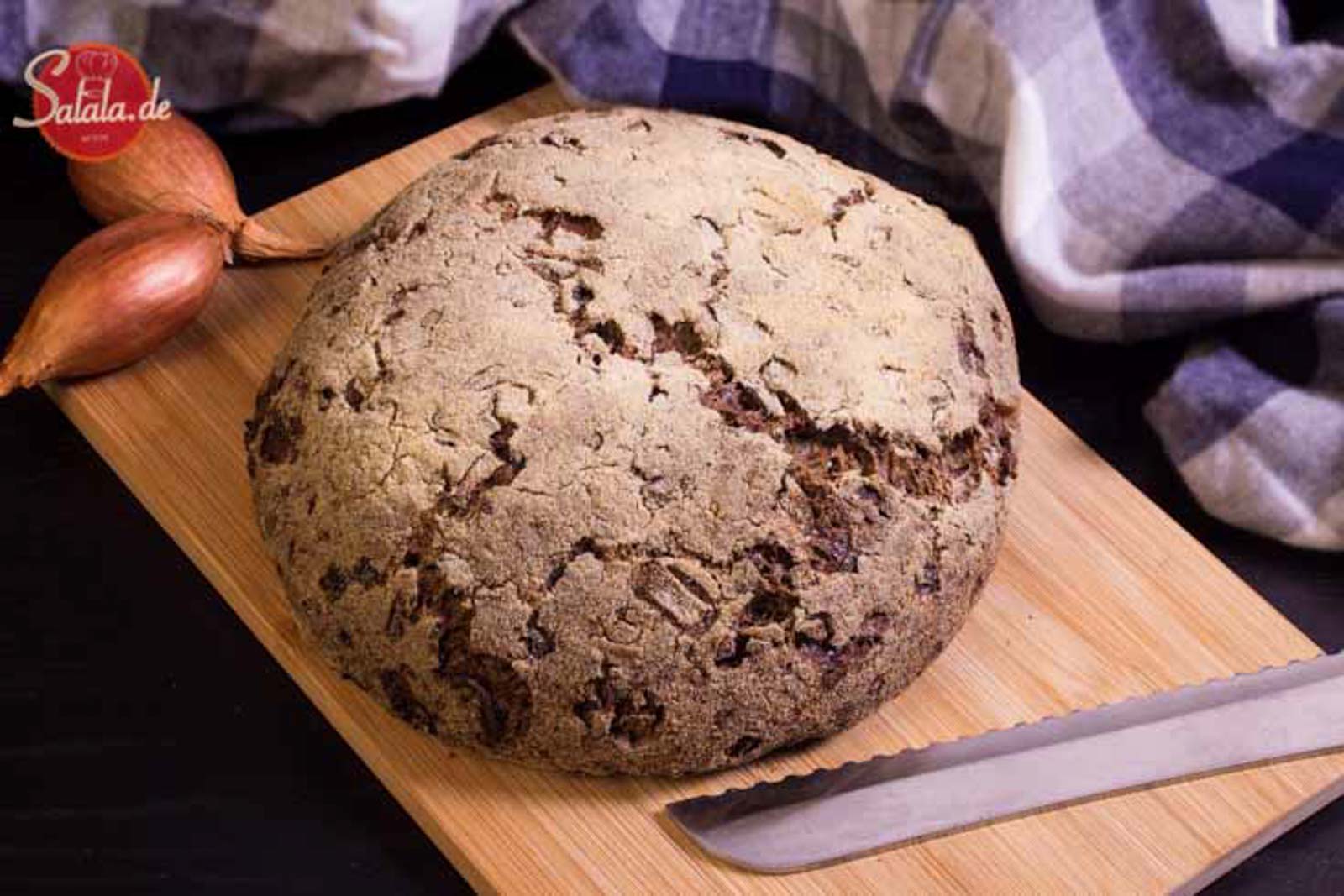 Low Carb Brot Speck Zwiebel brot glutenfrei mehlfrei ohne mehl backen rezept salala.de