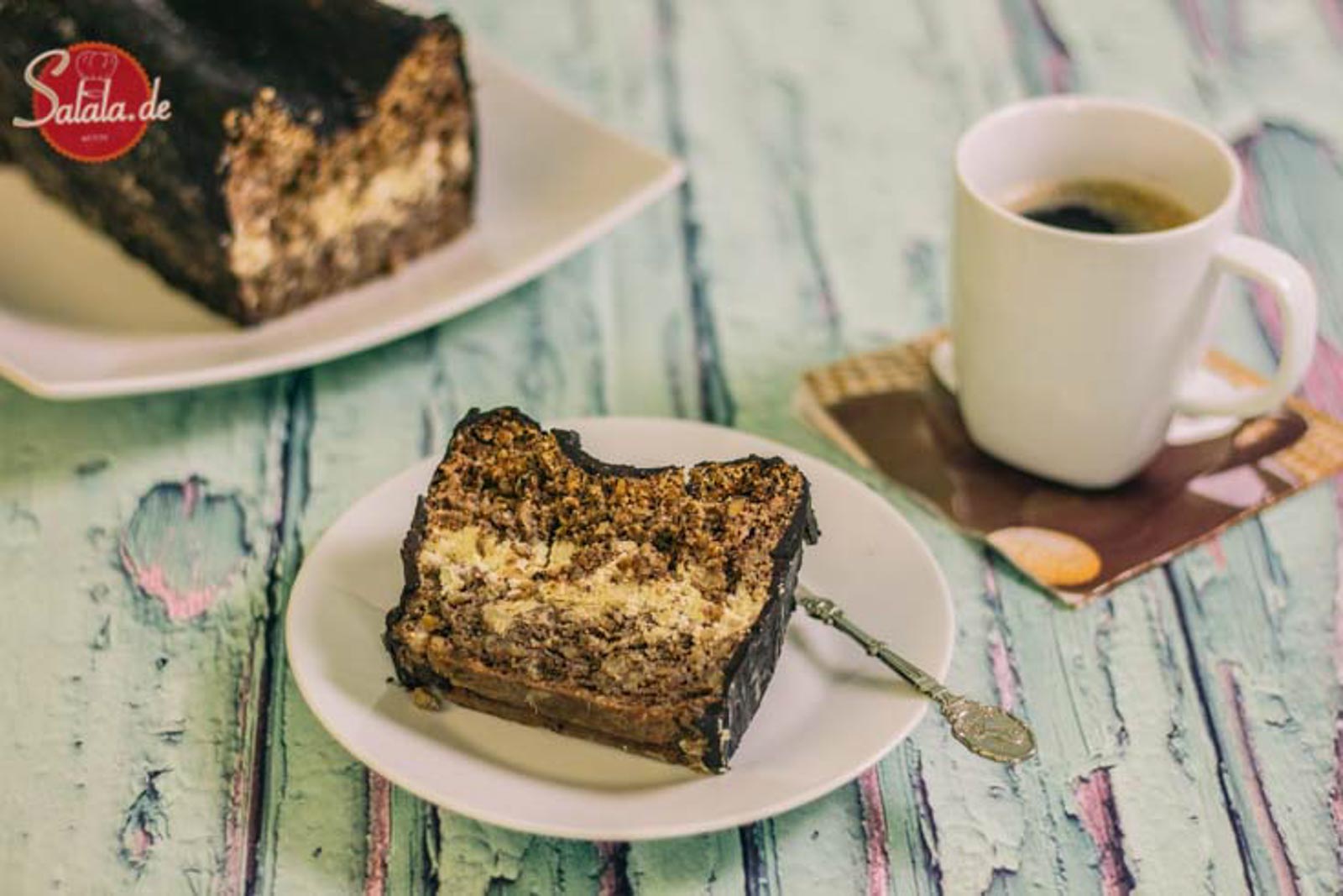 Walnuss-Rum-Kuchen low carb und ohne Mehl – by salala.de – Kuchen mit Rum-Sahne und Schokoglasur, zuckerfrei Walnuss-Rum-Kuchen low carb und ohne Mehl - by salala.de - Kuchen mit Rum-Sahne und Schokoglasur, zuckerfrei