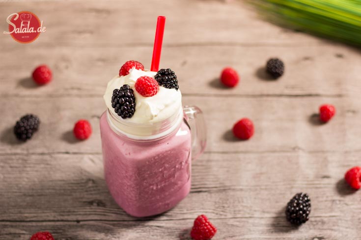 Himbeer Brombeer Milchshake - by salala.de - ohne Zucker Low Carb Rezept mit Eismaschine Ibywind YF700 mit Tonkabohne