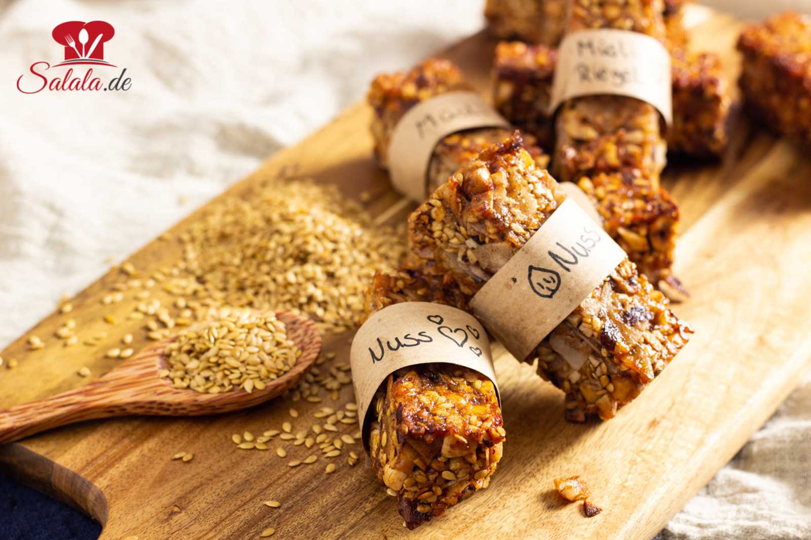 Muesliriegel ohne Zucker Low Carb Rezept Muesliriegel ohne Zucker Low Carb Rezept