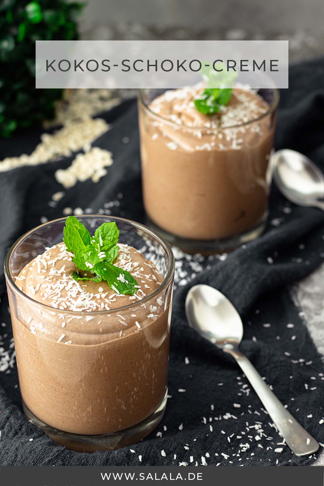 Auch beim Fettfasten darf man Naschen. Stell dir mal vor, du machst eine Creme aus süßer Kokosmilch und würzt das mit einem Hauch Zimt und Vanille. Zum Schluss bekommt die Creme noch ein wenig Farbe, Kakao nämlich. Kannst du's schon schmecken? Ganz zart schmelzend und herrlich cremig. So ein richtig perfektes Dessert mit wenig Kohlenhydraten. #fettfasten #ketodessert #lowcarbnachspeise ##lowcarbpudding #dessertohnezucker #lowcarbdessert #naschenohnereue #kokosdessert #schokokokosdessert Auch beim Fettfasten darf man Naschen. Stell dir mal vor, du machst eine Creme aus süßer Kokosmilch und würzt das mit einem Hauch Zimt und Vanille. Zum Schluss bekommt die Creme noch ein wenig Farbe, Kakao nämlich. Kannst du's schon schmecken? Ganz zart schmelzend und herrlich cremig. So ein richtig perfektes Dessert mit wenig Kohlenhydraten. #fettfasten #ketodessert #lowcarbnachspeise ##lowcarbpudding #dessertohnezucker #lowcarbdessert #naschenohnereue #kokosdessert #schokokokosdessert