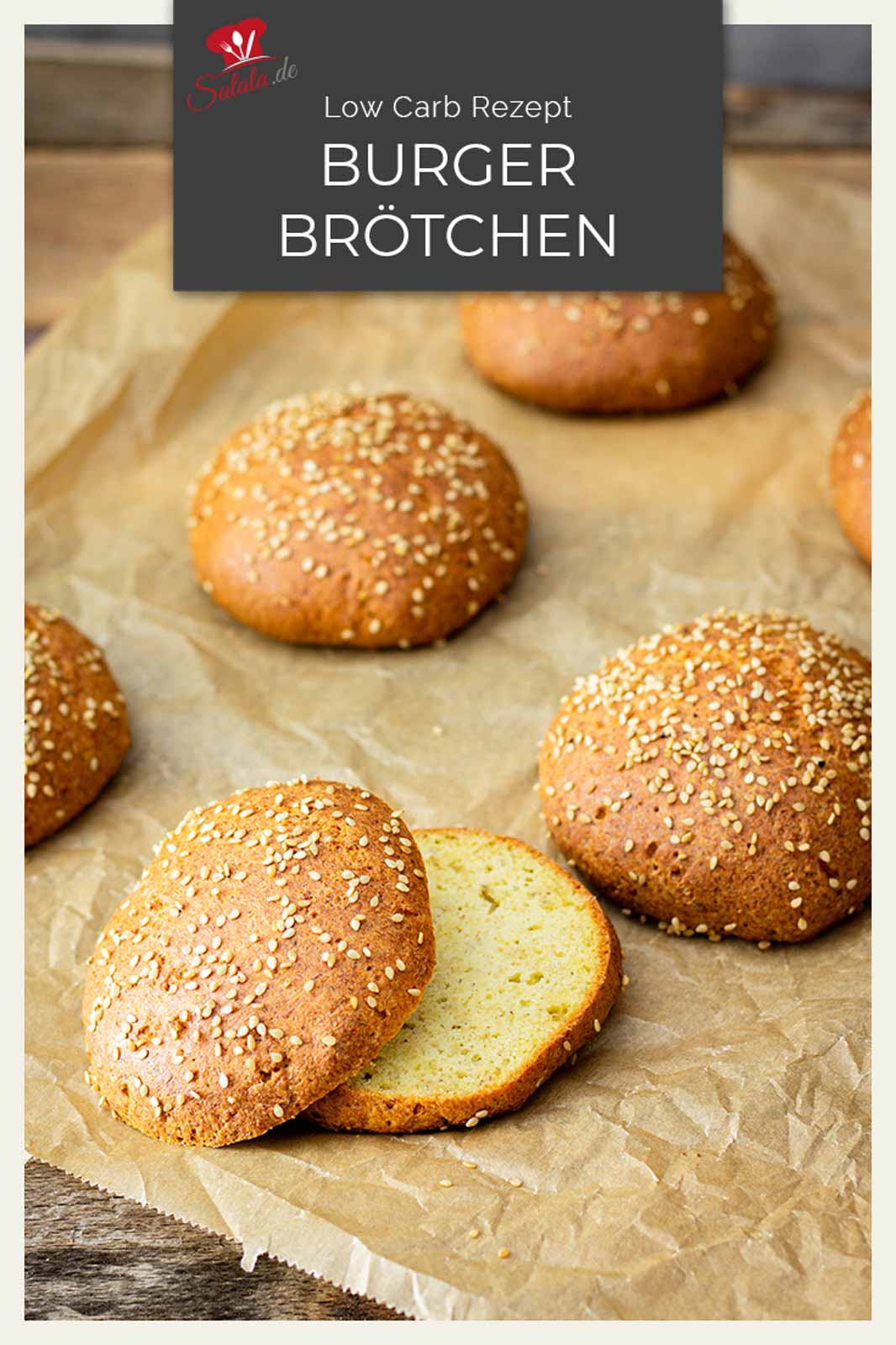 Burger Brötchen Low Carb I by salala.de I Extrem leckere Low Carb Burgerbrötchen mit perfekter Krume I Burger Bun Rezept (3) Burgerbrötchen in Low Carb und dann auch noch ganz einfach und in nicht nass. Gibt's nicht? Gibt's doch. Wir haben es. Das ultimative Low Carb Burgerbrötchen Rezept. Brötchen mit toller Krume und perfekter Optik. Die musst du einfach ausprobieren. #burgerbroetchen #lowcarbbroetchen #lowcarbburger #burgerbroetchenrezept #lowcarbbroetchenrezept #lowcarbrezepte #burgerbroetchenohnemehl #glutenfreibacken